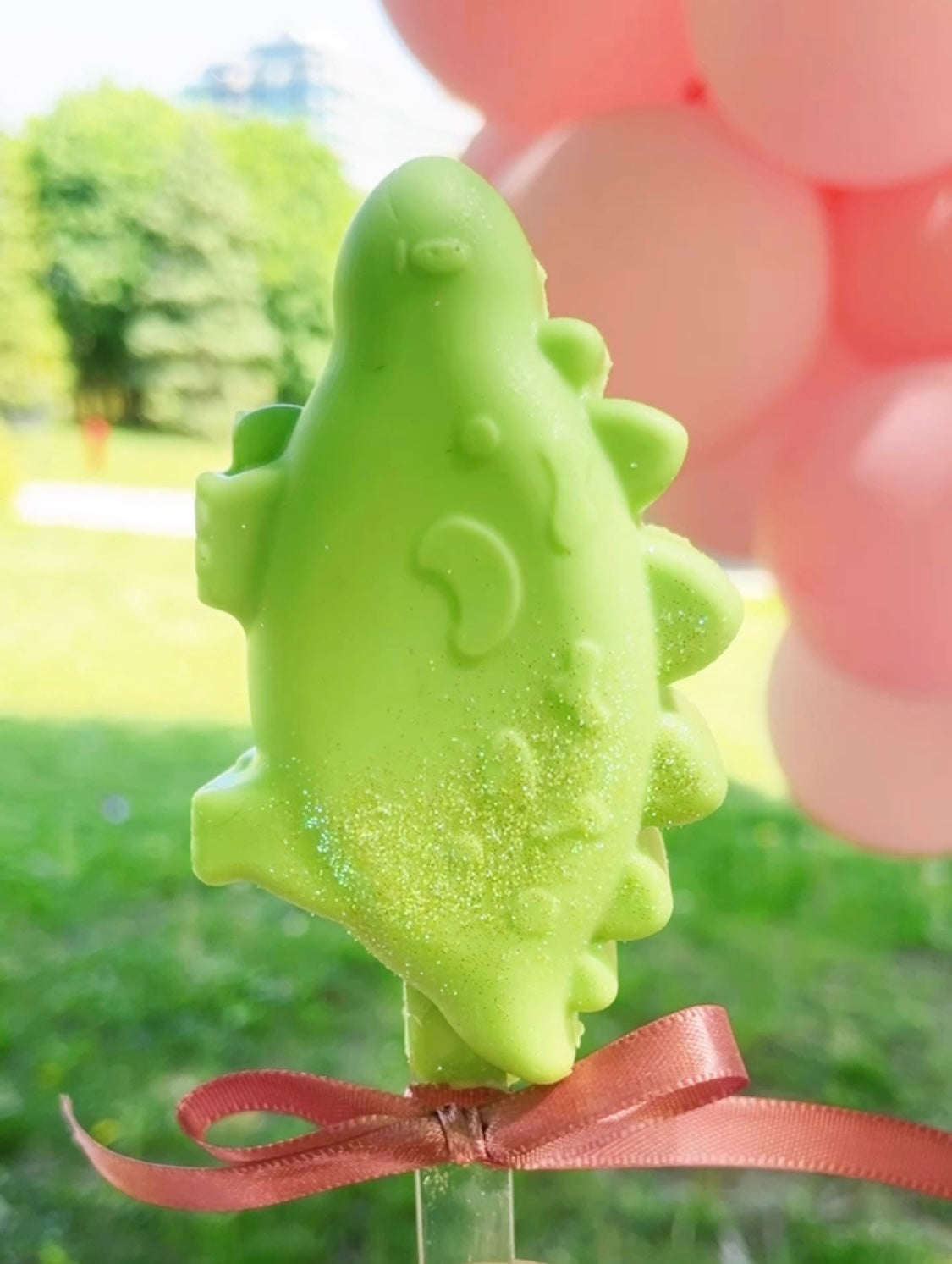 Sucette au chocolat dino